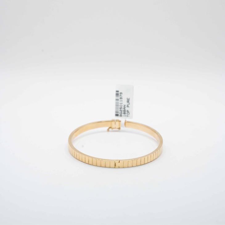 Ribbed, Grooved Gold Bangle