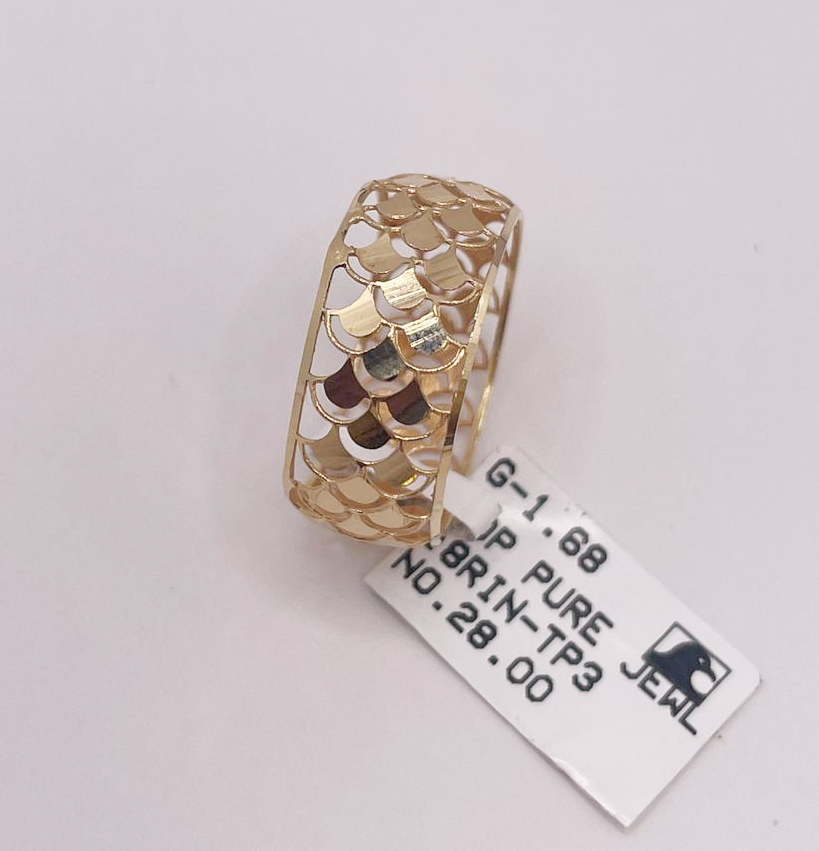Yellow Gold Patterned Band Ring - Image 3